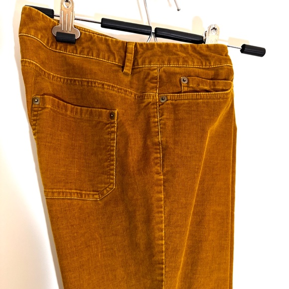 L.L. Bean Gold Mustard Cotton Corduroy Pants; Women's size 6 - Picture 2 of 11